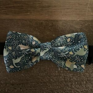 Kids dinosaur bow tie. Adjustable